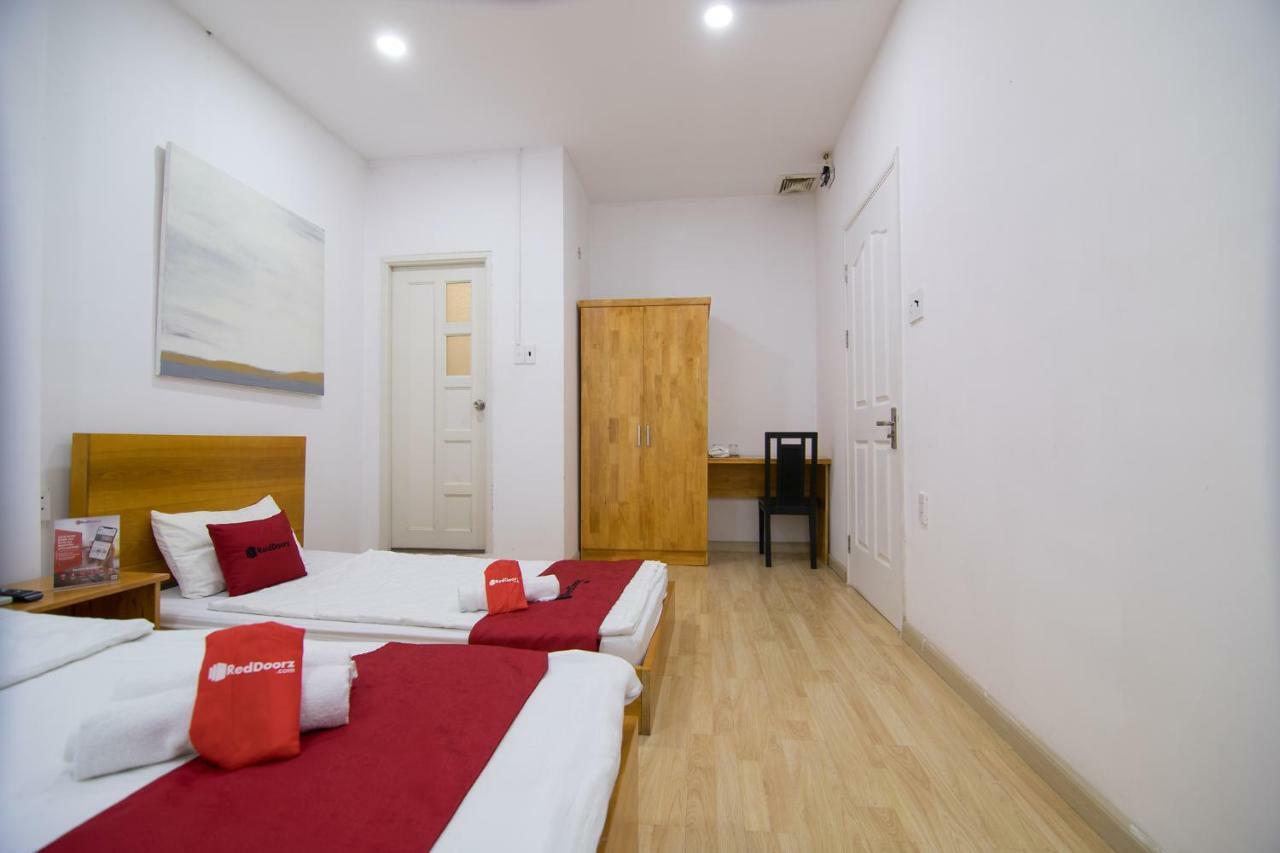 Reddoorz Near Nguyen Hue Walking Street 2 - Dorms Available Хошимин Екстериор снимка